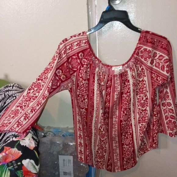 COPY - One blouse - Picture 4 of 16